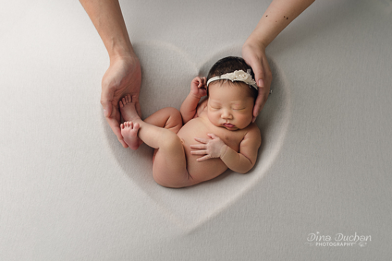 Brooklyn Newborn Photography baby and parents hands
